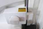 Heosafe door frame lock with extra plate + 2x extra lock white